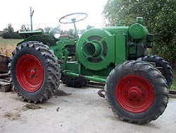 traktor.jpg (12657 Byte)