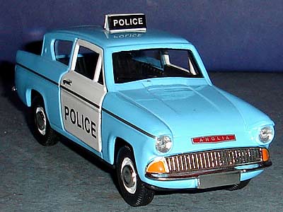 r196_ford_anglia.jpg (23882 Byte)