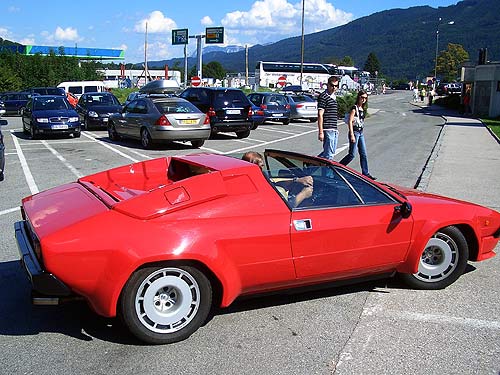 avant11_Lamborghini_Jalpa.jpg (52366 Byte)