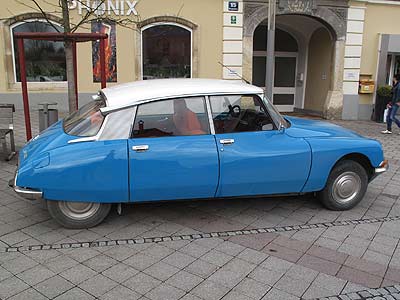 log85d_citroen_DS.jpg (25461 Byte)