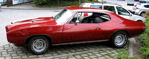 b414a_pontiac_gto.jpg (29764 Byte)