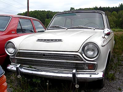 b422_ford_cortina.jpg (31196 Byte)