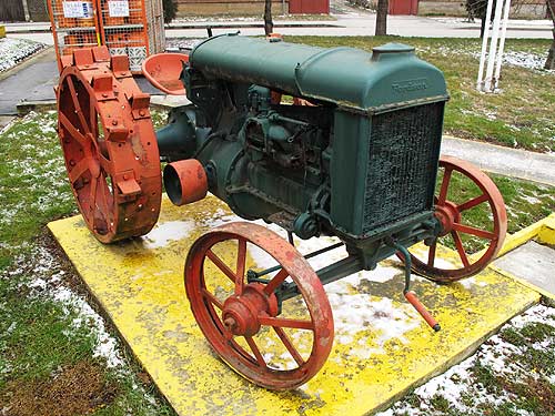 b468e_fordson.jpg (57436 Byte)