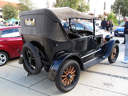 b485c_ford_model_T.jpg (49003 Byte)