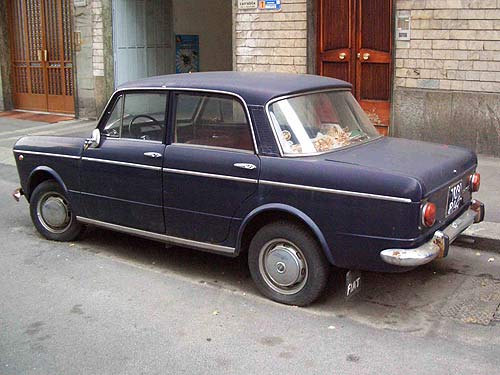 gall386a_Fiat_1100.jpg (37552 Byte)