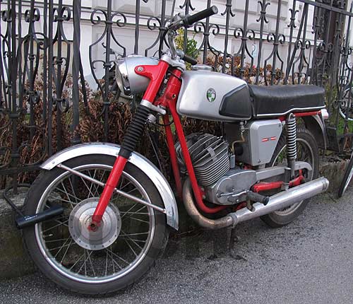 puch321a_puch_m_125.jpg (55298 Byte)