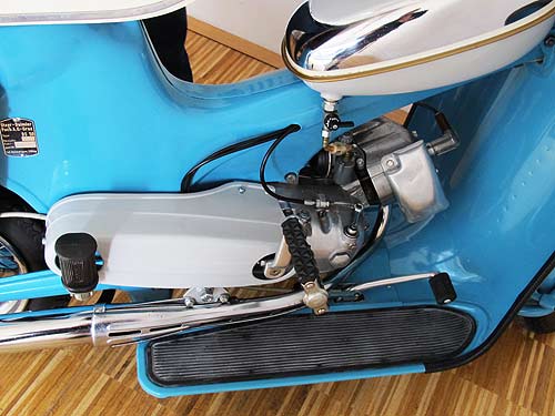 moped03c.jpg (35951 Byte)